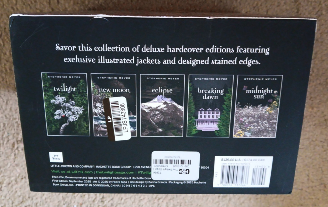 Twilight Saga Deluxe Collection by Stephenie Meyer (2025, Hardcover) Five Books